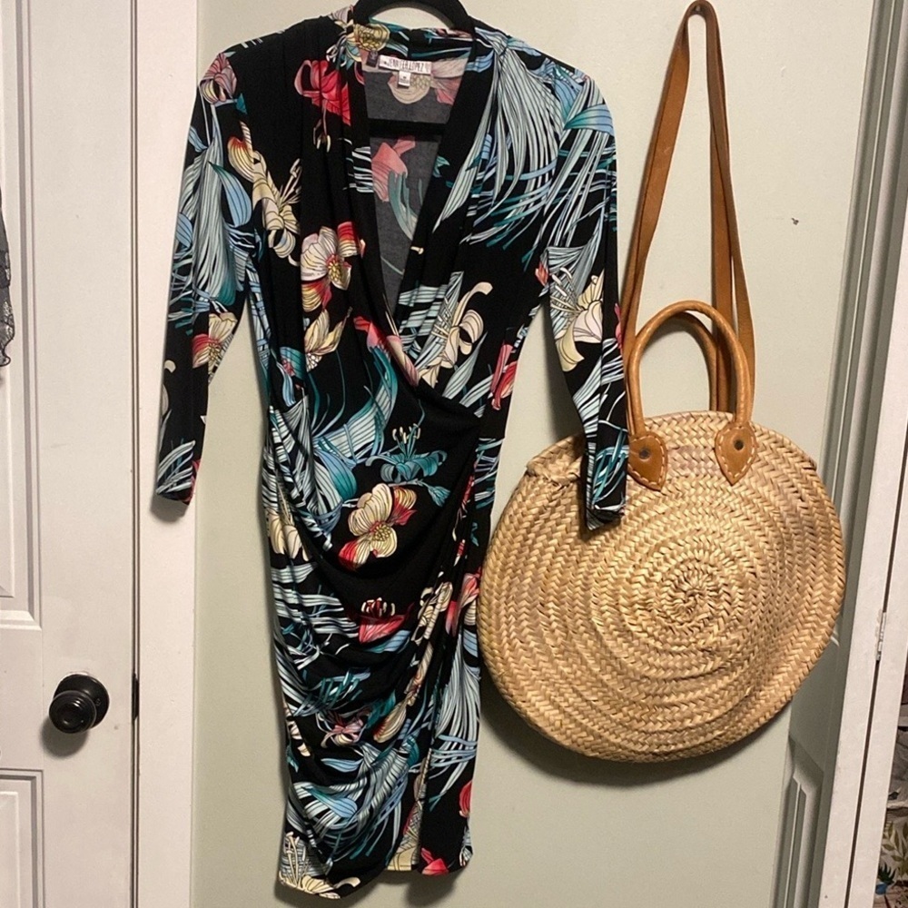 Jennifer Lopez | Black Floral Long Sleeve Ruched Dress - V Neck - Stretchy - M
